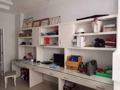 Nhà phố Nhà Bè Bán nhà cách Bệnh viện Nhà Bè hơn 500m, nội thất cơ bản.