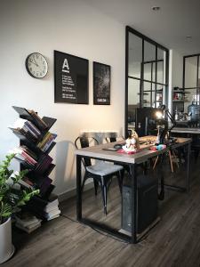 Phòng khách căn hộ Cityland Park Hills, Gò Vấp Căn hộ Cityland Park Hills hướng Nam đầy đủ nội thất cao cấp.