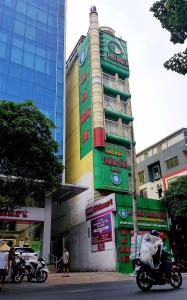 Bán nhà phố mặt tiền đường Cao Thắng, Phường 4, Quận 3, diện tích đất 189 m2, pháp lí sổ hồng 