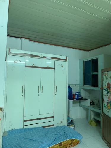 Phòng khách Nhà phố Quận 4 Cho thuê nhà hẻm 333 Bến Vân Đồn, Quận 4, hướng Nam, cách chung cư The Gold View 100m