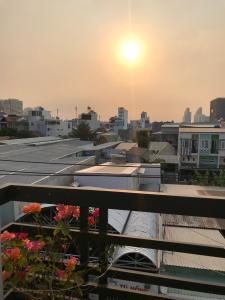 Ban công nhà phố Quận 7 Bán nhà 3 tầng phường Phú Mỹ, Quận 7, cách cầu Phú Xuân 500m