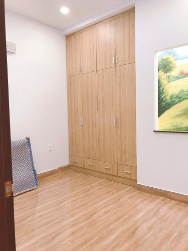 Phòng ngủ nhà phố Nhà phố trung tâm Tân Phú hướng Nam, hẻm xe ba gác.