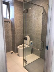 Phòng tắm căn hộ Saigon South Residence Cho thuê căn hộ view thành phố Saigon South Residence tầng thấp, diện tích 74m2, nội thất cơ bản.