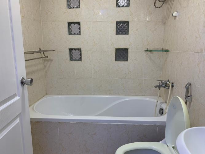 Phòng tắm Sky Garden, Quận 7 Căn hộ Sky Garden đầy đủ nội thất, view nhà phố thoáng mát.