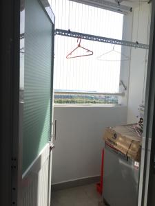 Ban công căn hộ  Căn hộ Belleza Apartment tầng 10 bàn giao đầy đủ nội thất.
