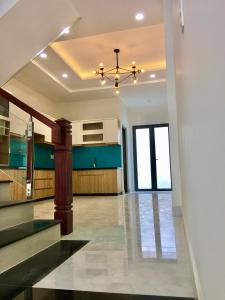 Nhà phố đường Quang Trung, Gò Vấp Nhà phố Gò Vấp hướng Tây hiện trạng nhà còn mới, hẻ xe hơi.