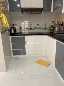 Phòng bếp nhà phố Quang Trung, Gò Vấp Nhà phố hướng Tây, diện tích 33.8m2, đầy đủ nội thất tiện nghi.