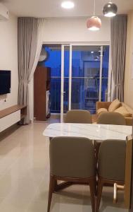 Phòng ăn căn hộ Sunrise Riverside Cho thuê căn hộ tầng cao, nội thất cơ bản, view hồ bơi Sunrise Riverside.