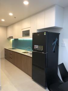 Phòng bếp Happy Residence Căn hộ Happy Residence tầng trung, đầy đủ nội thất.