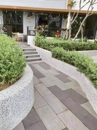 Sân vườn Flora Mizuki Căn hộ Mizuki Park tầng thấp, sân vườn rộng, view nội khu hồ bơi.