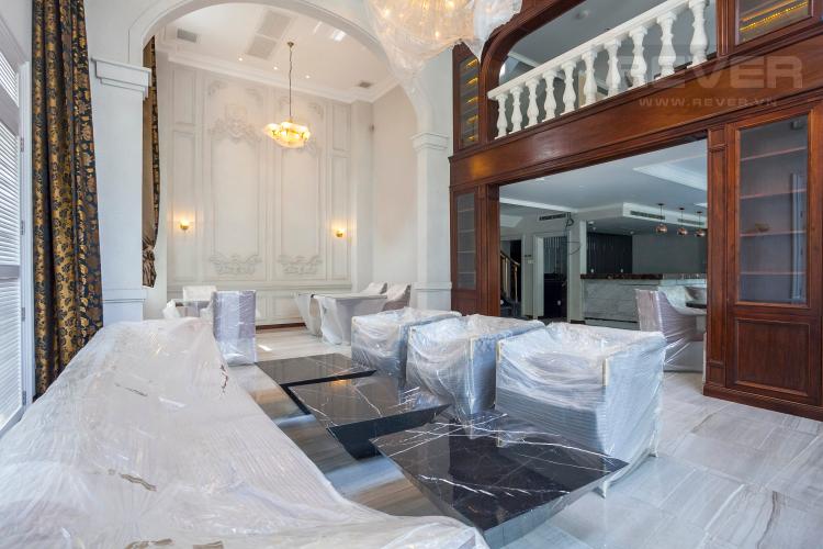 Phòng khách biệt thự Nhà Bè Bán hoặc cho thuê biệt thự KDC Kim Long, Nhà Bè, diện tích đất 10x21m, đầy đủ nội thất cao cấp, cửa hướng Nam