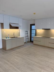 bếp căn hộ Saigon South Residence Cho thuê căn hộ tầng cao Saigon South Residence nội thất đầy đủ.