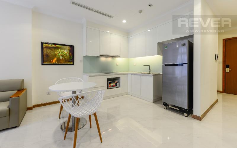 Bàn ăn Căn hộ Vinhomes Central Park tầng cao Landmark 1 full nội thất