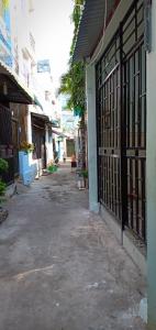 Bán nhà đường 11, Tăng Nhơn Phú B, Quận 9, cách Xa lộ Hà Nội 1km