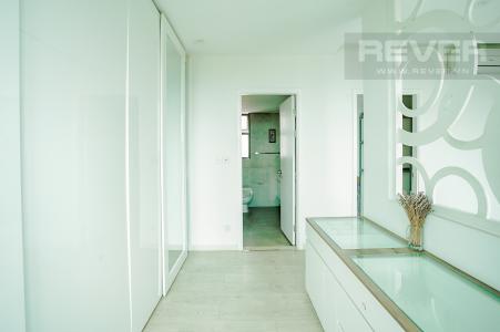 Phòng Thay Đồ Cho thuê căn hộ Riviera Point 2PN, tầng cao, đầy đủ nội thất, view sông thoáng mát