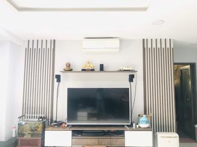 Phòng khách căn hộ The Gold View Căn hộ The Gold View 2 phòng ngủ view tầng cao nhìn ra hồ bơi.