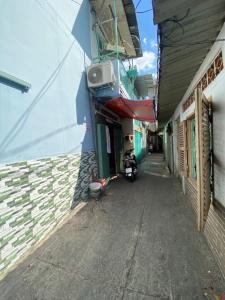 Bán nhà phố hẻm đường Bến Vân Đồn, phường 6, quận 4, diện tích 26.8m2, không có nội thất