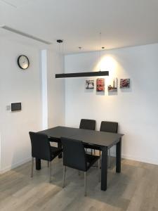 ec26cc513ad9dd8784c8 Bán căn hộ Vinhomes Central Park 2PN, diện tích 84m2, đầy đủ nội thất, view thành phố