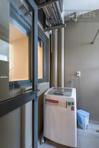 Loggia căn hộ THE GOLD VIEW Cho thuê căn hộ The Gold View 2PN, tầng cao, đầy đủ nội thất, ban công Đông Nam