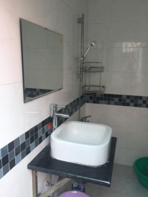 Phòng tắm nhà phố Tân Bình Nhà phố Tân Bình bàn giao nội thất cơ bản, nhà hướng Đông Bắc.