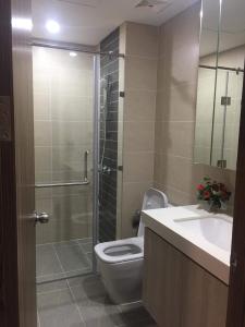 Toilet Hado Centrosa Garden, Quận 10 Căn hộ tầng cao Hado Centrosa Garden view Bitexco.