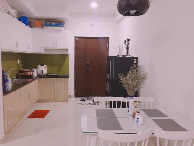 Phòng bếp Carillon 5, Tân Phú Căn hộ Carillon 5 tầng cao, ban công hướng Tây Nam, thiết kế hiện đại.