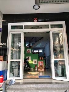 Mặt trước nhà phố Quận 7 Bán nhà 3 tầng phường Phú Mỹ, Quận 7, cách cầu Phú Xuân 500m