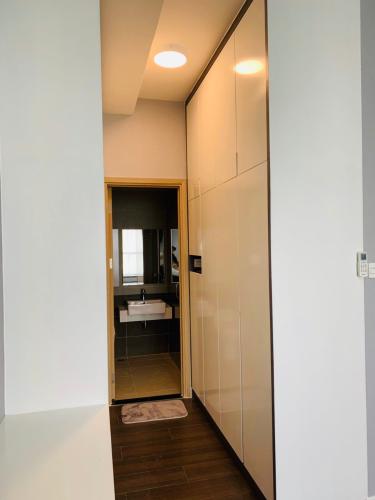 Phòng khách căn hộ The Sun Avenue Căn hộ The Sun Avenue tầng trung 2 phòng ngủ, diện tích 73.5m2