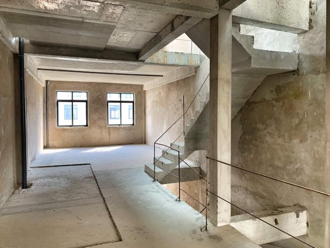 BÊN TRONG SHOPHOUSE Căn Shop-house Lakeview City thuận tiện kinh doanh hoặc làm văn phòng.