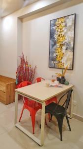 Căn hộ Richstar, Tân Phú Căn hộ Richstar ban công hướng Đông bàn giao nội thất đầy đủ.