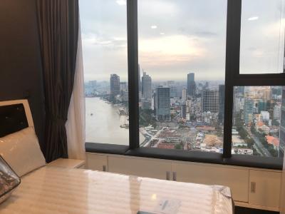 Phòng ngủ căn hộ VINHOMES GOLDEN RIVER Bán căn hộ Vinhomes Golden River 2PN, diện tích 78m2, đầy đủ nội thất, view sông Sài Gòn và Bitexco