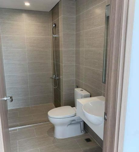 Toilet Vinhomes Grand Park Quận 9 Căn hộ Vinhomes Grand Park tầng cao, không kèm nội thất.