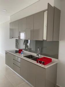 Bếp River Panorama Quận 7 Căn hộ River Panorama tầng trung, nội thất bàn giao cơ bản.