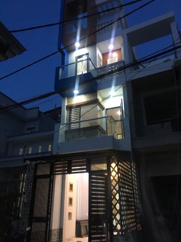 Mặt tiền nhà Tân Phú Nhà phố hướng Tây Bắc diện tích sử dụng 185m2, nội thất cơ bản.