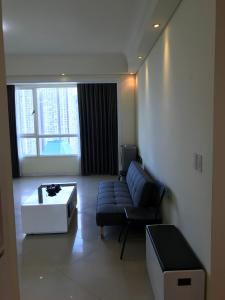 Phòng khách The Manor Quận Bình Thạnh Căn hộ The Manor tầng cao, nội thất sang trọng, view thành phố.