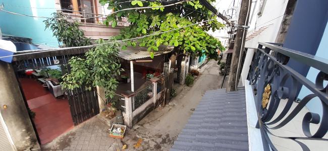 Hẻm nhà phố Bình Chánh Nhà phố Bình Chánh hướng Bắc, khu vực dân cư đông đúc sầm uất.