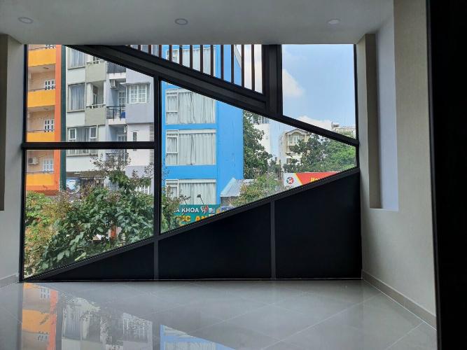 Bên trong nhà phố Bạch Đằng, Tân Bình Nhà phố mặt tiền 5m thuận tiện kinh doanh, gần sân bay.