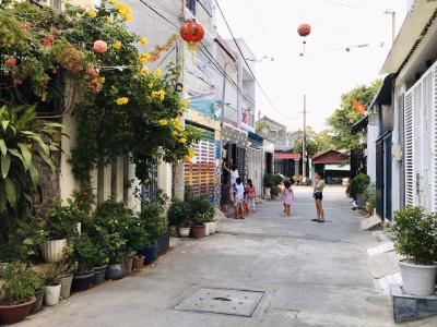 Đường vào Bán nhà phố đường Đ. Trường Lưu phường Long Trường quận 9, diện tích đất 51m2, sổ hồng đầy đủ