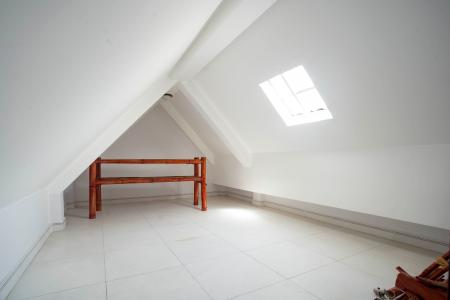 Phòng gác mái biệt thự Trần Não, Quận 2 Biệt thự thiết kế phong cách tân cổ điển, nội thất sang trọng.