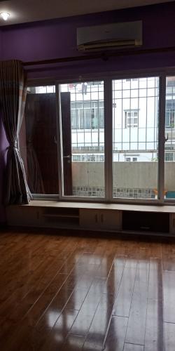 View căn hộ chung cư Quân Đội Căn hộ tầng thấp chung cư Quân Đội 3 phòng ngủ, nội thất cơ bản.