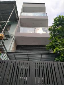 Bán nhà phố 7 phòng ngủ tại mặt tiền Nguyễn Văn Đậu, phường 11 quận Bình Thạnh. Với diện tích đất 104.6m2