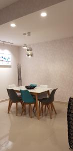 Phòng ăn căn hộ RiverGate Residence Cho thuê căn hộ RiverGate Residence 3PN, diện tích 110m2, đầy đủ nội thất, view thành phố