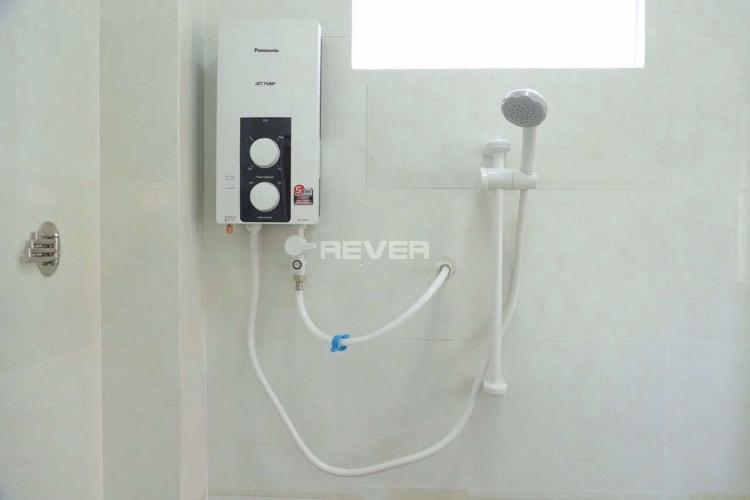 Phòng tắm nhà Phú Mỹ, Bình Thạnh Nhà phố Bình Thạnh nội thất cơ bản còn mới, hướng Đông.