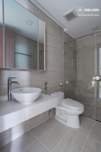 Toilet căn hộ VINHOMES CENTRAL PARK Cho thuê căn hộ Vinhomes Central Park 1PN, đầy đủ nội thất, ban công Đông Nam