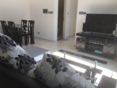 Phòng khách căn hộ Vinhomes Golden River Cho thuê căn hộ Vinhomes Golden River 2PN, diện tích 70m2, đầy đủ nội thất, view sông Sài Gòn