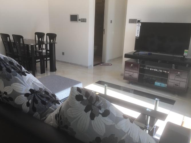 Phòng khách căn hộ Vinhomes Golden River Cho thuê căn hộ Vinhomes Golden River 2PN, diện tích 70m2, đầy đủ nội thất, view sông Sài Gòn