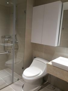 Phòng tắm Diamond Island Quận 2  Căn hộ view nội khu Diamond Island đầy đủ nội thất sang trọng.