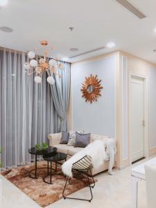 phòng khách Căn hộ Vinhomes Golden River tầng cao, view  lộng gió.