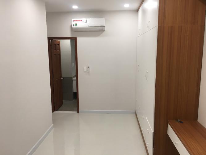 Phòng ngủ căn hộ Saigon South Residence Bán căn hộ Saigon South Residence nội thất đầy đủ, ban công hướng Bắc.