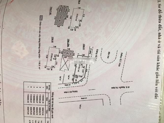 Thông tin nhà  Nhà phố hướng Đông 2 mặt hẻm xe hơi, diện tích sử dụng 376m2.